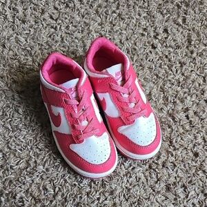 Nike Kids Sneakers in Pink and White